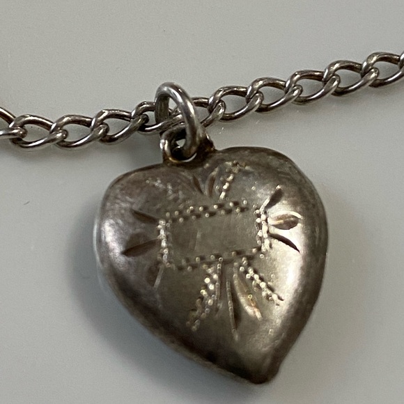 Vintage Sterling 5 Puffy Hearts Bracelet - Picture 5 of 11